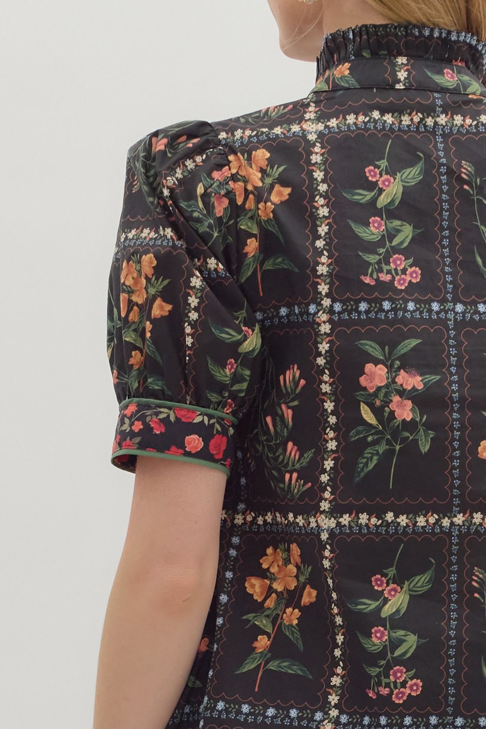 Delicate Flowers Top Black