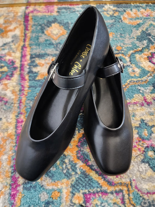 The Reyes Ballet Flat Black