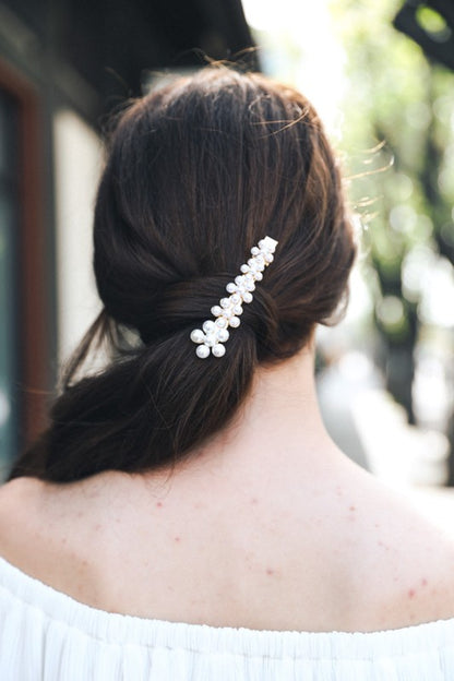 Flower Power Pearl Alligator Clip